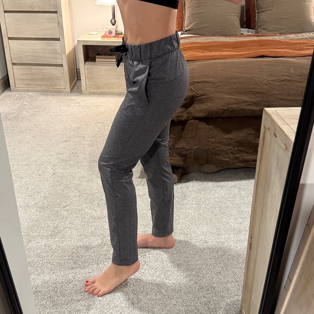Lululemon Heather gray jogger with black accents - Picture 4 of 7